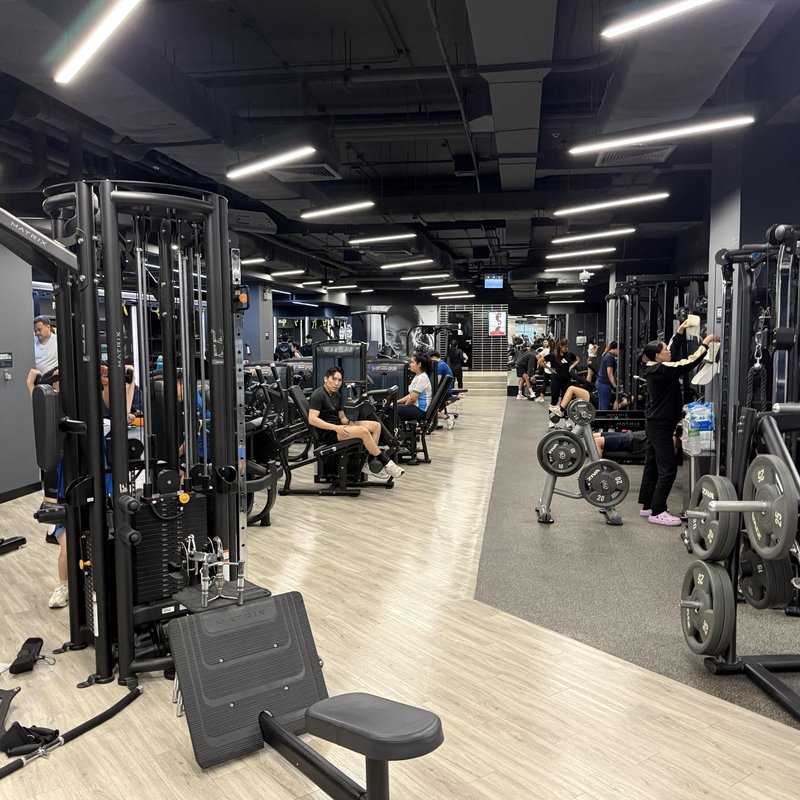 Jetts Black – Gaysorn Village