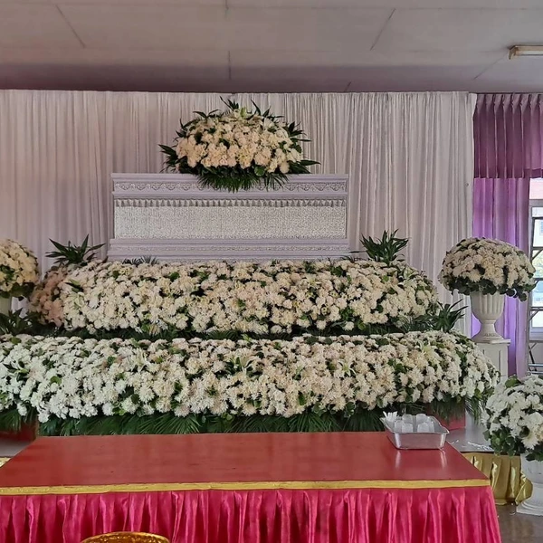แม่สรวยดอกไม้สด